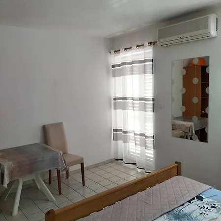 Studie-apartment In Makarska, Kroatien アパート