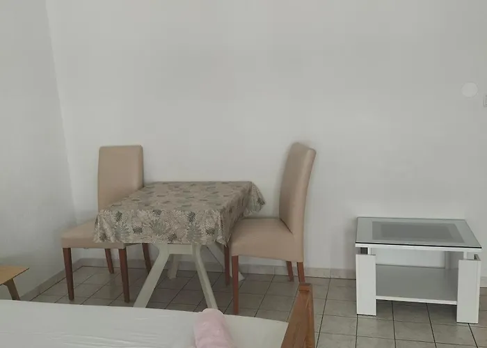 Apartment Studie-apartment In Makarska, Kroatien